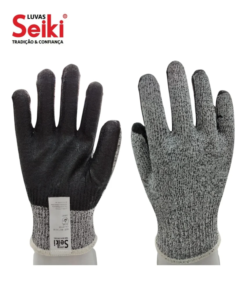 Luva de segurança confeccionada com 1 fio de composto de polietileno com fibra de vidro. Emborrachamento na palma e face palmar dos dedos com látex. Punho com lastex e acabamento em overloque. Marca Seiki CA 45725 - Referência 8417.00