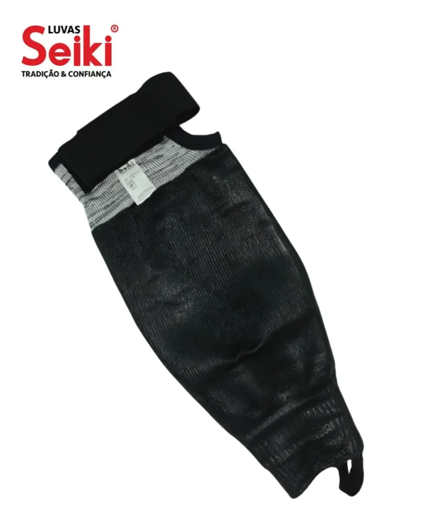 Luva de segurança confeccionada em 05 fios de aramida. Emborrachada com látex sintético na palma, face palmar dos dedos e dorso. Punhos com lastex e acabamento overloque. Marca Seiki CA 27979 - Referência 8482.50